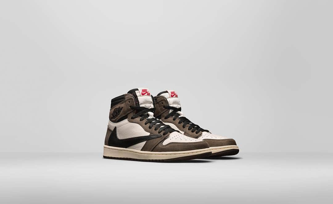 UNDFTDさんのインスタグラム写真 - (UNDFTDInstagram)「UPDATE: RAFFLE CLOSED. All raffle tickets have been handed out at Undefeated Las Vegas and the Undefeated Pop Up Store 112.5 S La Brea. -- Travis Scott Air Jordan 1 High . Undefeated La Brea, Santa Monica, Silverlake and Las Vegas will be raffling a chance to purchase the Travis Scott Air Jordan 1 High . The raffle sign up will take place Sunday 5/5 at Undefeated Las Vegas from 12-3pm. . Undefeated  La Brea, Santa Monica, Silverlake raffle sign up will take place at the Undefeated Pop Up Store 112.5 S La Brea from 12-3pm . PLEASE NOTE RAFFLE SIGN UP WILL NOT TAKE PLACE AT SANTA MONICA AND SILVERLAKE . A valid picture Government Issued ID is required for raffle sign up. (School ID's are not valid) LIMIT OF 1 ENTRY PER PERSON, MULTIPLE ENTRIES WILL AUTOMATICALLY BE DISQUALIFIED. . Winners will be notified via email with pick up instructions」5月5日 8時14分 - undefeatedinc