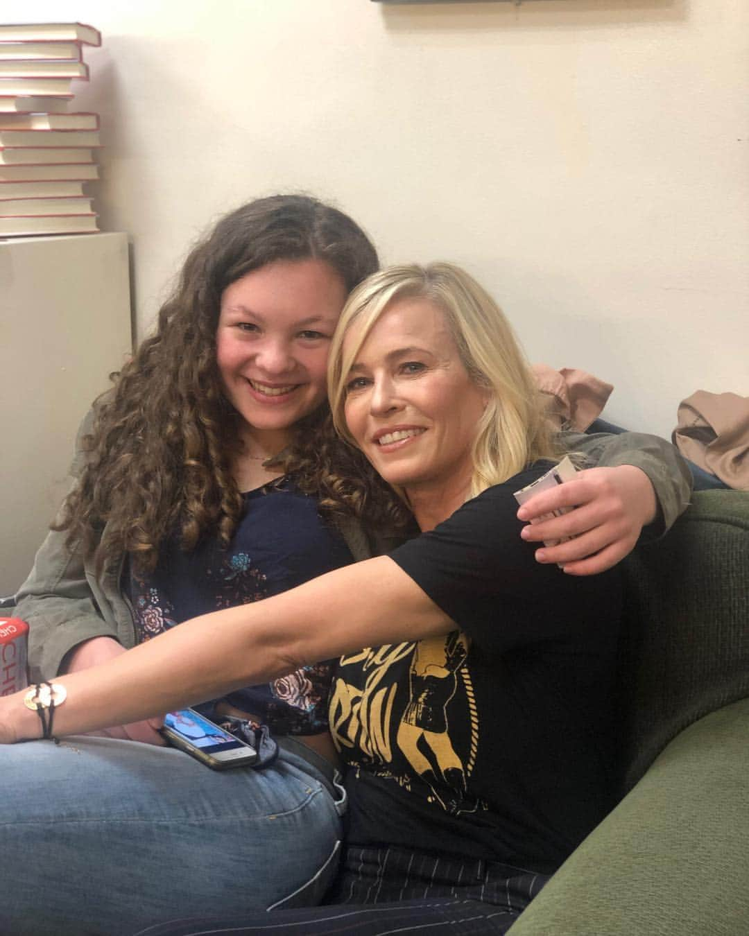 チェルシー・ハンドラーさんのインスタグラム写真 - (チェルシー・ハンドラーInstagram)「This is my niece charley rocking her #idecide T-shirt and backstage last night in nyc. She’s busted into a little woman who wakes up every morning sunny-side up. We don’t know where she came from, or where she gets her sunny disposition, but she’s OURS.」5月5日 8時15分 - chelseahandler