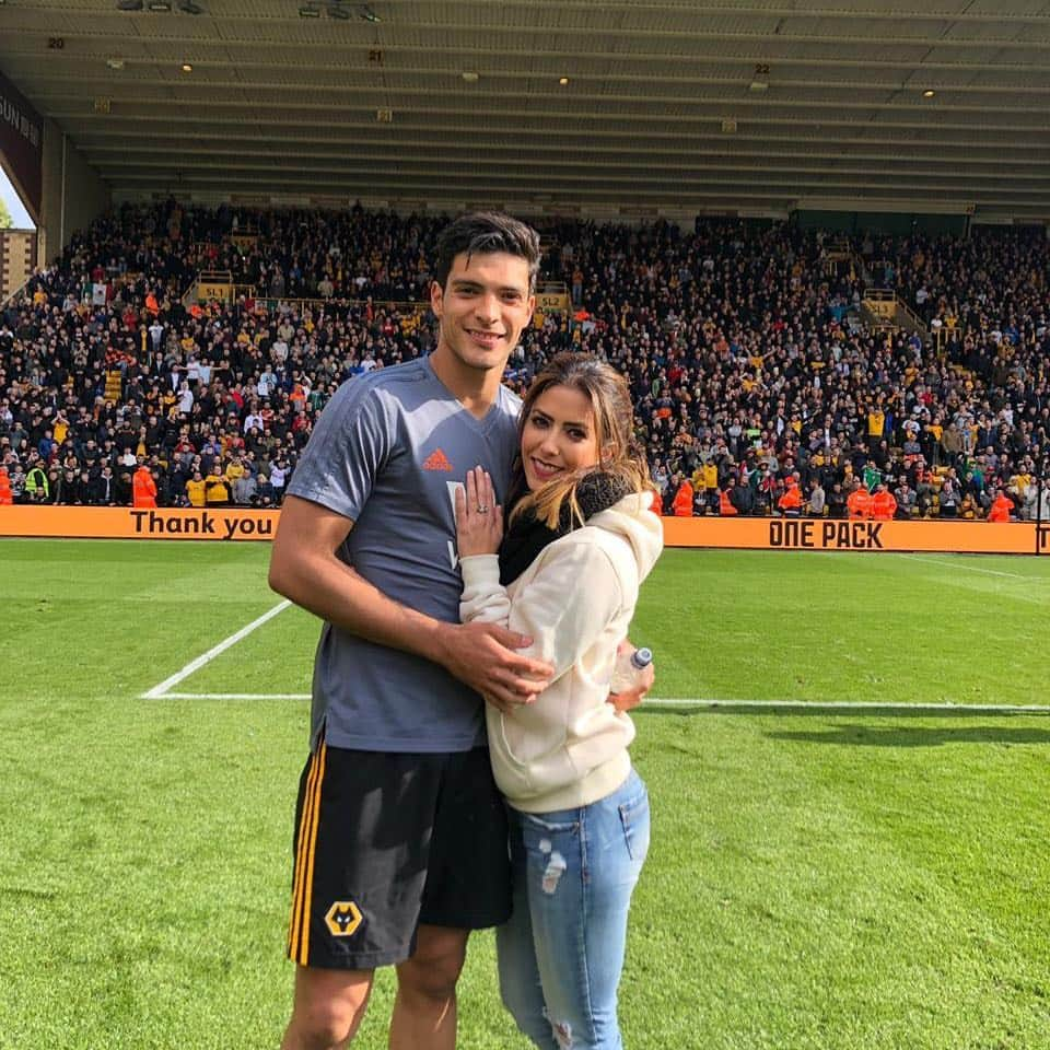 ラウール・ヒメネスさんのインスタグラム写真 - (ラウール・ヒメネスInstagram)「Every game at Molineux has been unbelievable, thanks to all the supporters for being part of this pack! #wearewolves 🐺🔝」5月5日 8時21分 - raulalonsojimenez9