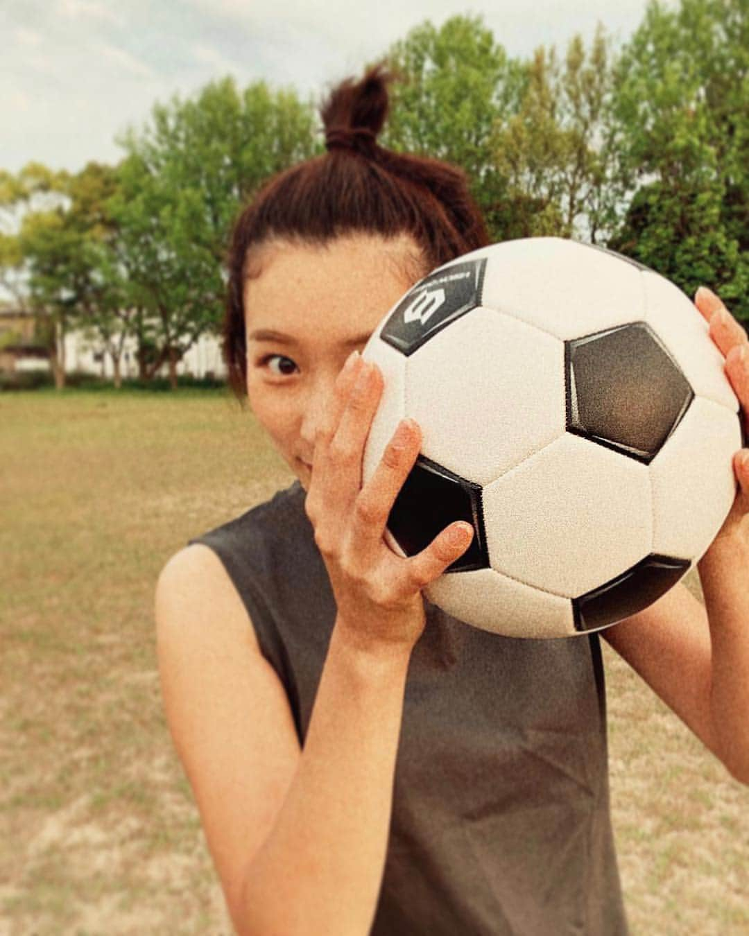 藤田美里さんのインスタグラム写真 - (藤田美里Instagram)「公園で小学生が野球やってるの 懐かしい感じがしてほっこり。」5月5日 19時34分 - misato.1996