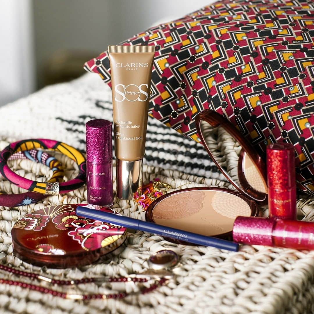 ClarinsUKさんのインスタグラム写真 - (ClarinsUKInstagram)「We've launched our NEW Summer Make-Up - inspired by the vibrant prints and warmth of the desert. #ClarinsMakeup #ItsAllAboutYou」5月5日 18時20分 - clarinsuk