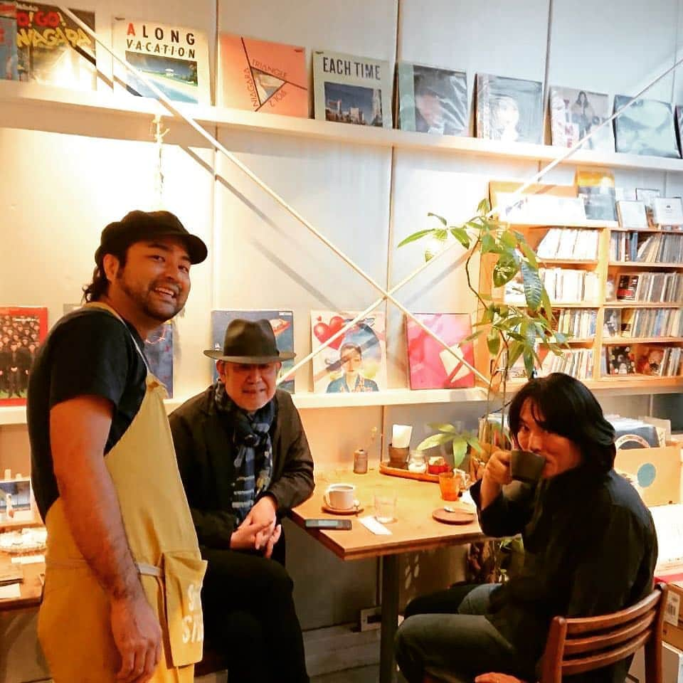 松本隆さんのインスタグラム写真 - (松本隆Instagram)「京都プルストカフェで山下くんと店主の栗屋野さんと。」5月5日 18時38分 - takashi_matsumoto_official