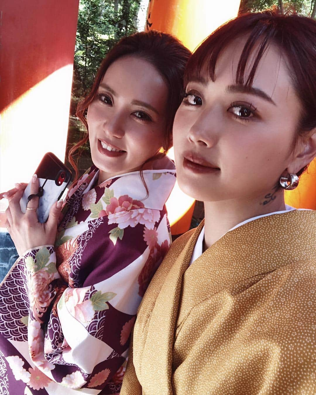 三方美穂さんのインスタグラム写真 - (三方美穂Instagram)「着物きて京都をぶらり旅🧡 電車移動も楽しかったな〜 伏見十石舟に乗りたかったけど間に合わず、街並みだけ見にいってきた☺︎ 知らない街をブラブラするのも良かった🧡 #久しぶりのデート #伏見稲荷大社 #着物 #久しぶりのなるちゃんと #京都旅行 #女子旅 #京都 #浴衣じゃなく着物でした😅」5月5日 18時43分 - mihomikata