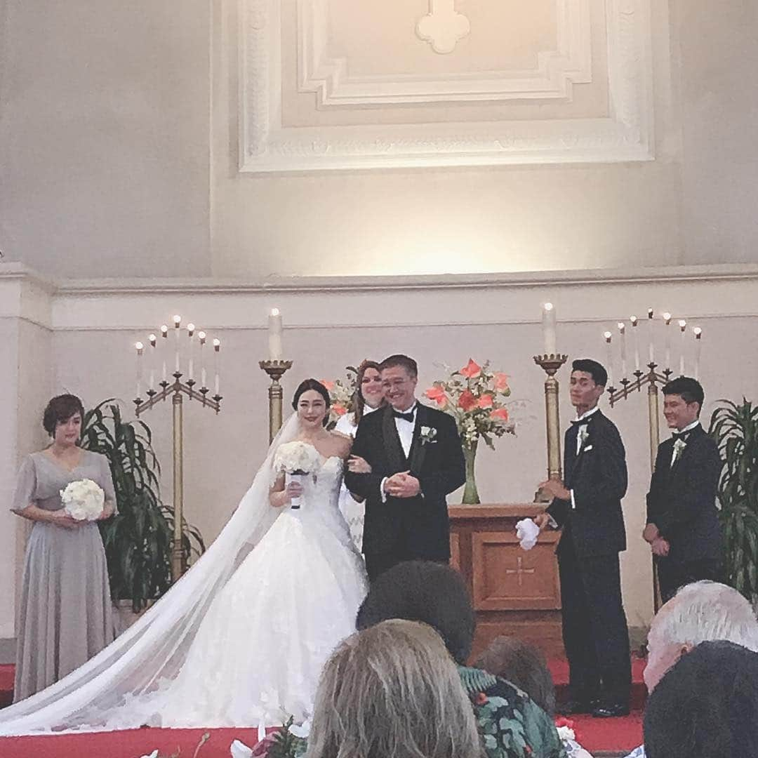 安藤成子さんのインスタグラム写真 - (安藤成子Instagram)「Congratulations✨ ・ Megumi&J ・ Happy wedding🕊 ・ #centralunionchurch  #wedding #hawaiiwedding #hawaii」5月5日 18時58分 - seikoando