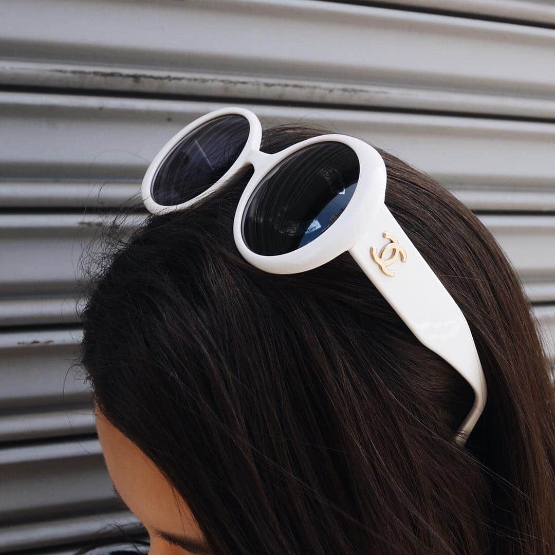 Vintage Brand Boutique AMOREさんのインスタグラム写真 - (Vintage Brand Boutique AMOREInstagram)「Vintage Chanel CC sunglasses ≫ Free Shipping Worldwide✈️ DM for more information ✉️ info@amorevintagetokyo.com  #ヴィンテージ #シャネル  #ヴィンテージシャネル #ヴィンテージブランドブティック #アモーレ #アモーレトーキョー #表参道 #青山 #東京 #chanel #vintage #vintagechanel #chanelvintage#amoretokyo #amorevintage #vintageshop」5月5日 19時16分 - amore_tokyo