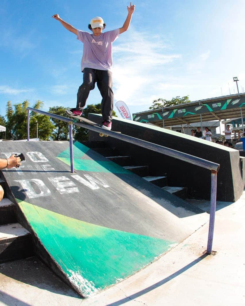 Vans Philippinesさんのインスタグラム写真 - (Vans PhilippinesInstagram)「Get on board and learn the tricks from our skate riders @sebby_hernandez , @roneilagan , @michaeljoshuaguiao , @chocksmangaspar , and @maikosk8_music_art ! Know more about them at bit.ly/VansSkateClinicLipa. We all have the gears, all you need to do is be there! #VansSkate  #VansPhilippines」5月5日 19時19分 - vansphilippines