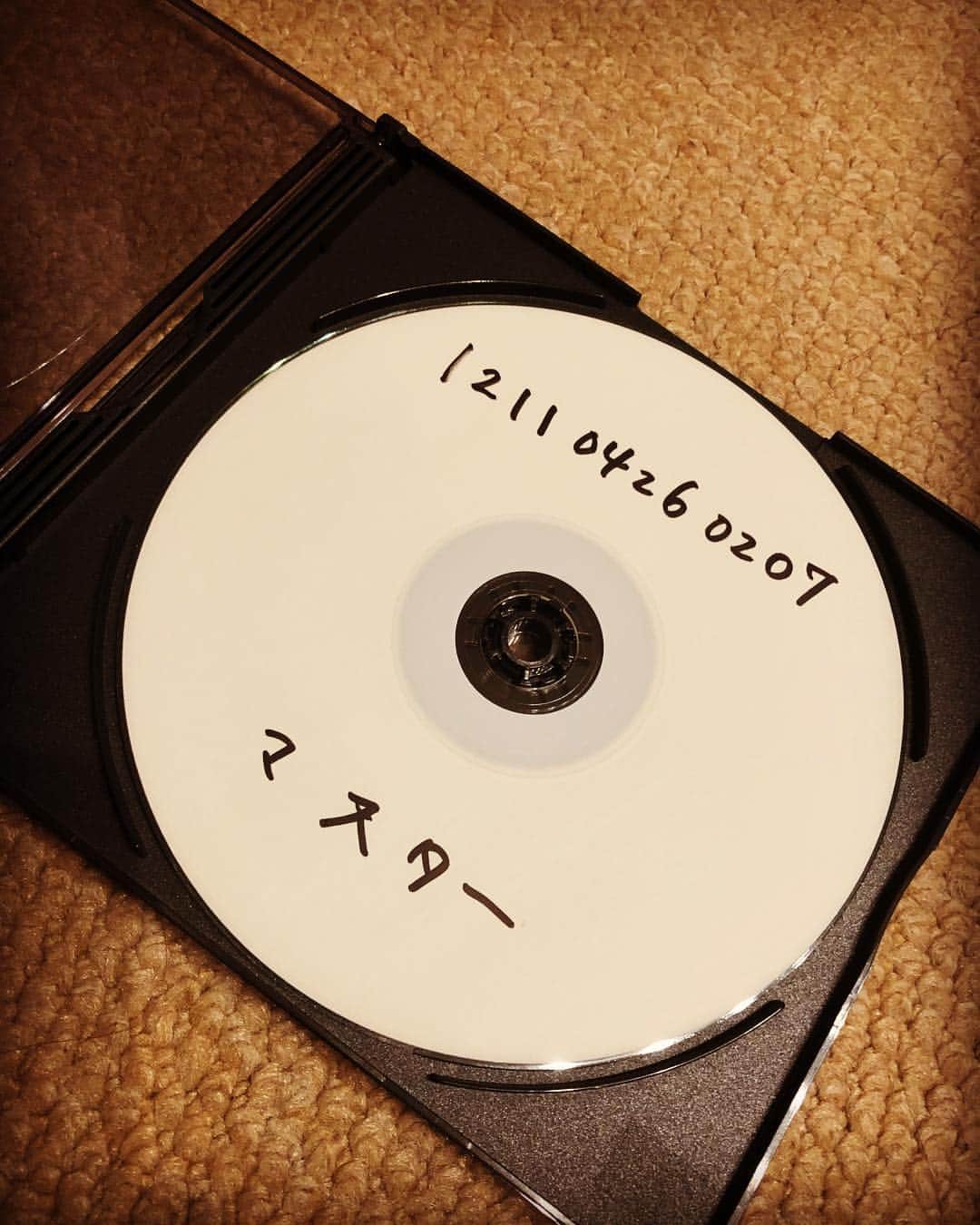 礼保さんのインスタグラム写真 - (礼保Instagram)「でけた。。。。 マスターCD。。。 人生初のアルバム。。。 5/17 「One Possibility One Solution」Leo Akanishi 初アルバムリリース決定」5月5日 10時37分 - leo_akanishi_official