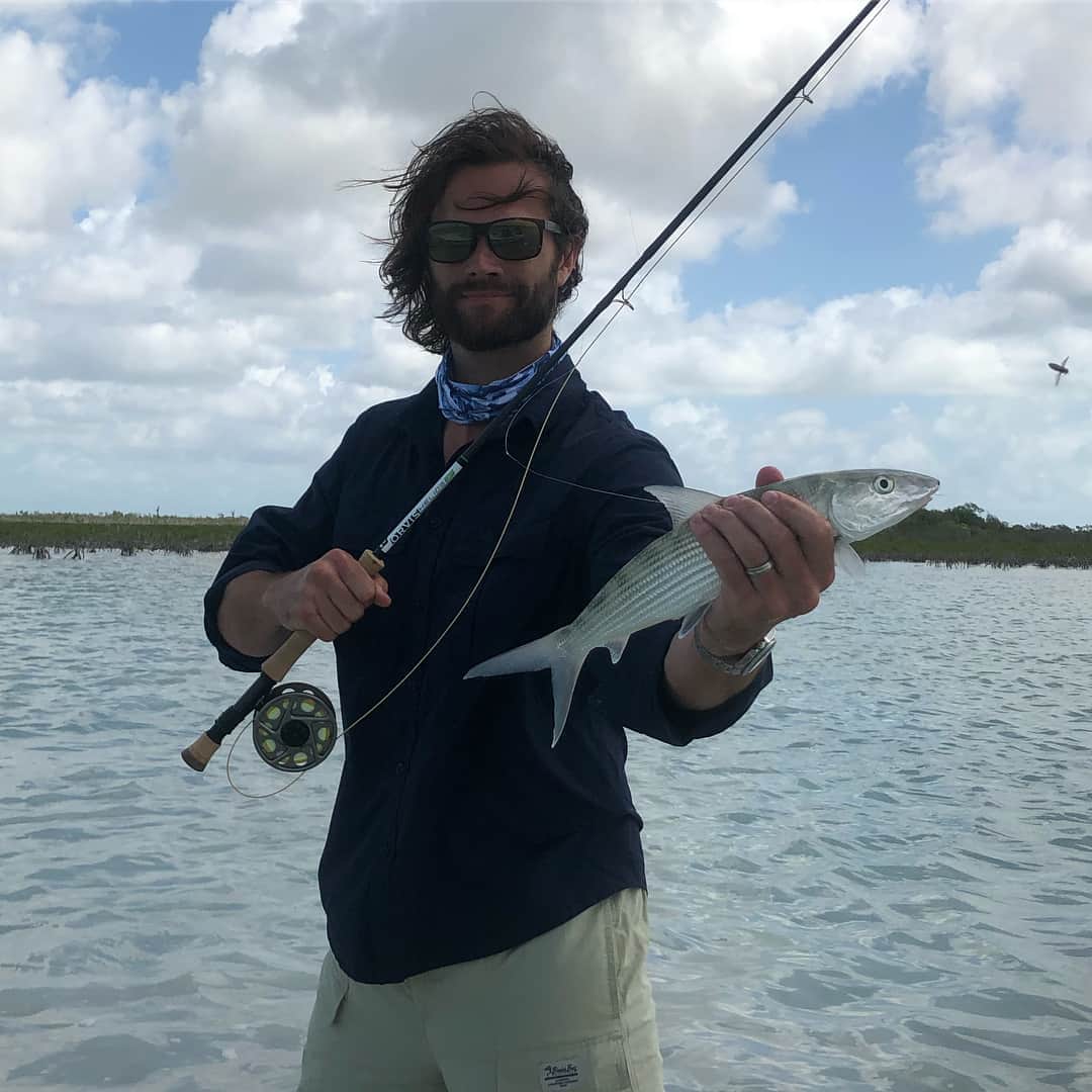のインスタグラム：「Caught my first ever bonefish!!!! I think I must’ve had some help from a galaxy far, far away.... #maythe4th be with y’all as well 😉 #catchandrelease @orvis @orvisflyfishing #helios3」
