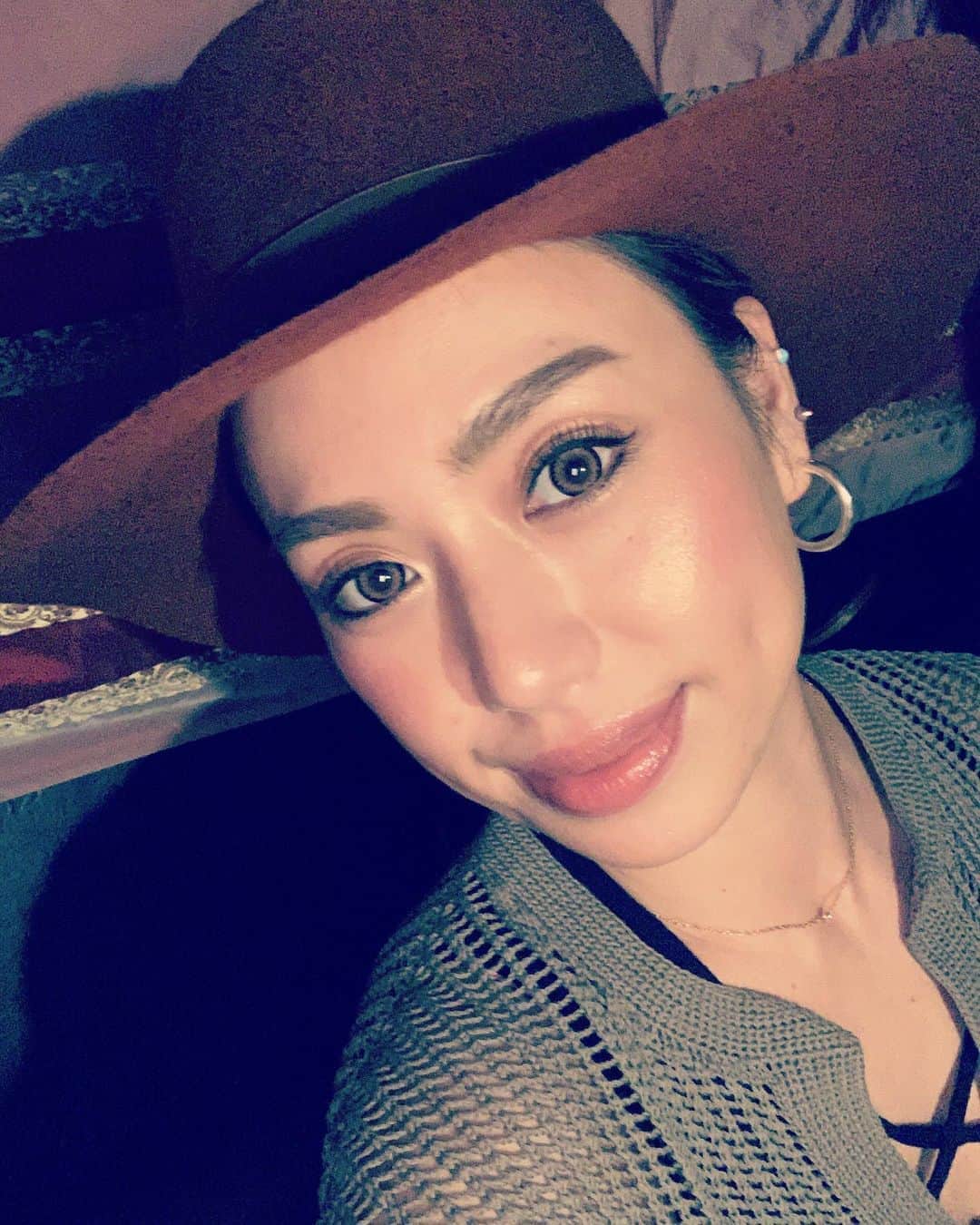 のインスタグラム：「#エスビューティークリニック で お決まりのメニューをやった時😌✨ 中々しぶとい肌荒れ中だけど クリニックに行くと安心します。笑 @sbeautyclinic @dr.y.yumi  #いつもありがとうございます !!」