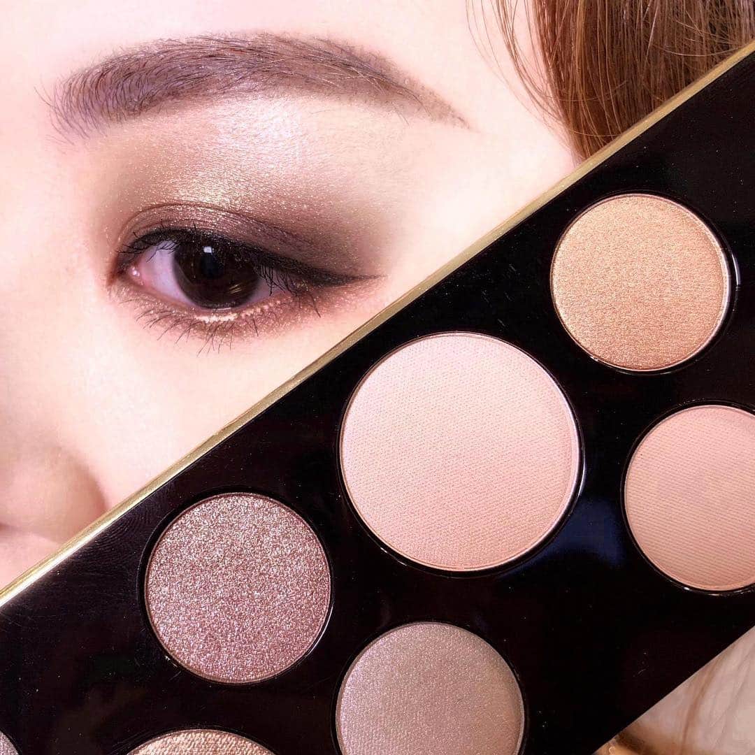 M·A·C Cosmetics Hong Kongさんのインスタグラム写真 - (M·A·C Cosmetics Hong KongInstagram)「⚡️想為眼妝注入無限電力？啡色金屬眼影就係你雙眼嘅打亮神器！將#MACGirls #PowerHungry 眼影組合嘅霧面大地色調 x 閃亮金屬古銅色，打造無可挑剔嘅完美金屬眼妝，令雙眼即時POWER UP準備好係party盡情放電！ Product mentioned: #MACGirls Palette in #PowerHungry - HK$445 #MACHongKong #著迷眼妝 #MAC閃亮眼妝 Regram: @accaliawongg_  Party energy are in! Best way to boost your eye makeup is to add bronzy shimmer to power up your look! With all the matte neutral colour x metallic bronzy shadows in M·A·C Girls #PowerHungry Palette, you can create the hottest metallic eye look and rock the party tonight!」5月5日 11時00分 - maccosmeticshk