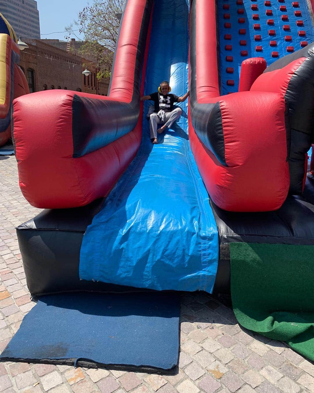 フェイス・エヴァンスさんのインスタグラム写真 - (フェイス・エヴァンスInstagram)「My #Ryder had a great time today at Union Station! #mysonrocksthespectrum 🕺」5月5日 11時25分 - therealfaithevans