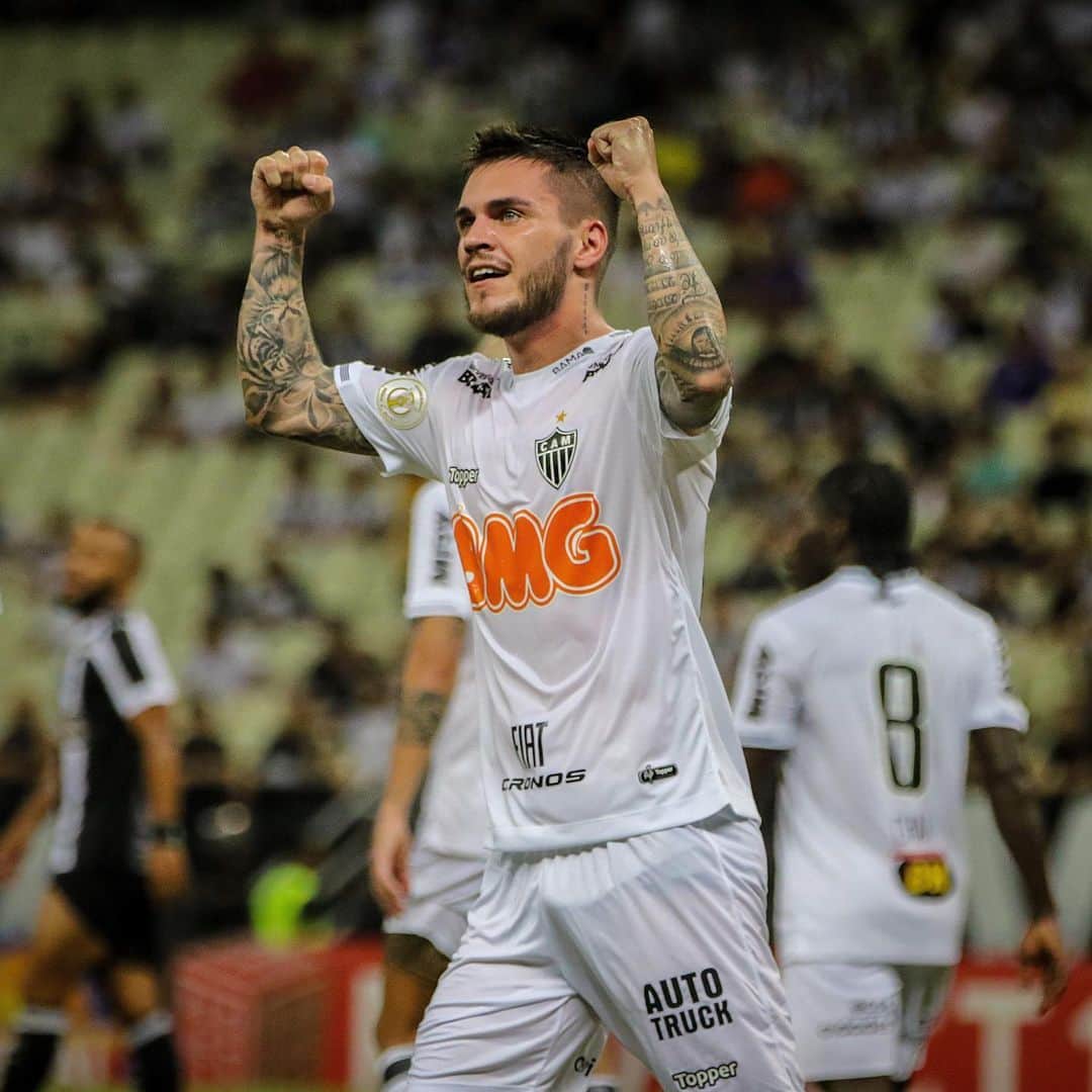 ナタンのインスタグラム：「A Glória é de Deus 🙏🏻🐔🔥 +3  Pontos #Galo #AquiÉGalo」