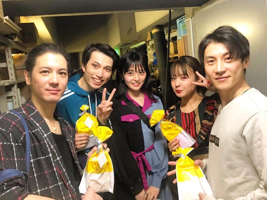 斉藤瑞季のインスタグラム：「舞台「西遊記〜千変万化〜」観劇しに行きました🐒 サガステでご一緒させて頂いた中村誠治郎さん、山田菜々さん、今井直人さん そして大学の同期である佐伯亮くんが座長を務めるこの舞台を観ることができて本当に幸せだった！！圧巻のアクションシーンと笑いと涙。最高でした！  #西遊記2019 #西遊記  #佐伯亮 #中村誠治郎 さん #山田菜々 さん #今井直人 さん」