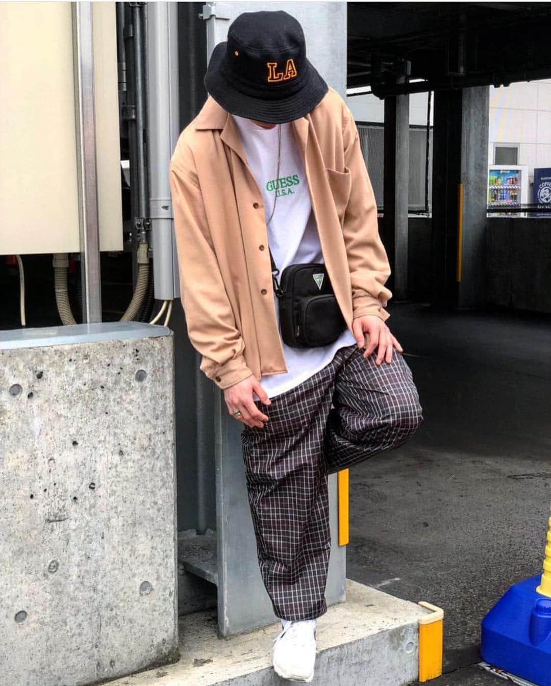 のインスタグラム：「. . . #ジャパスニピックアップ . . . model➡️ @herakures_oomaguro 👟 #NIKE #fearofgod #airskylon2 を使った#スニーカーコーデ ✨✨ ぜひ皆さんも参考にしてみては？💥💥 . . . #ジャパスニ #ジャパスニ女子 #ジャパスニピックアップ #sneaker #kicks #スニーカー #スニーカーコーデ #スニーカー男子 #スニーカー女子 #ナイキ #ナイキスニーカー #skylon2 #fearofgod #fog #guess」