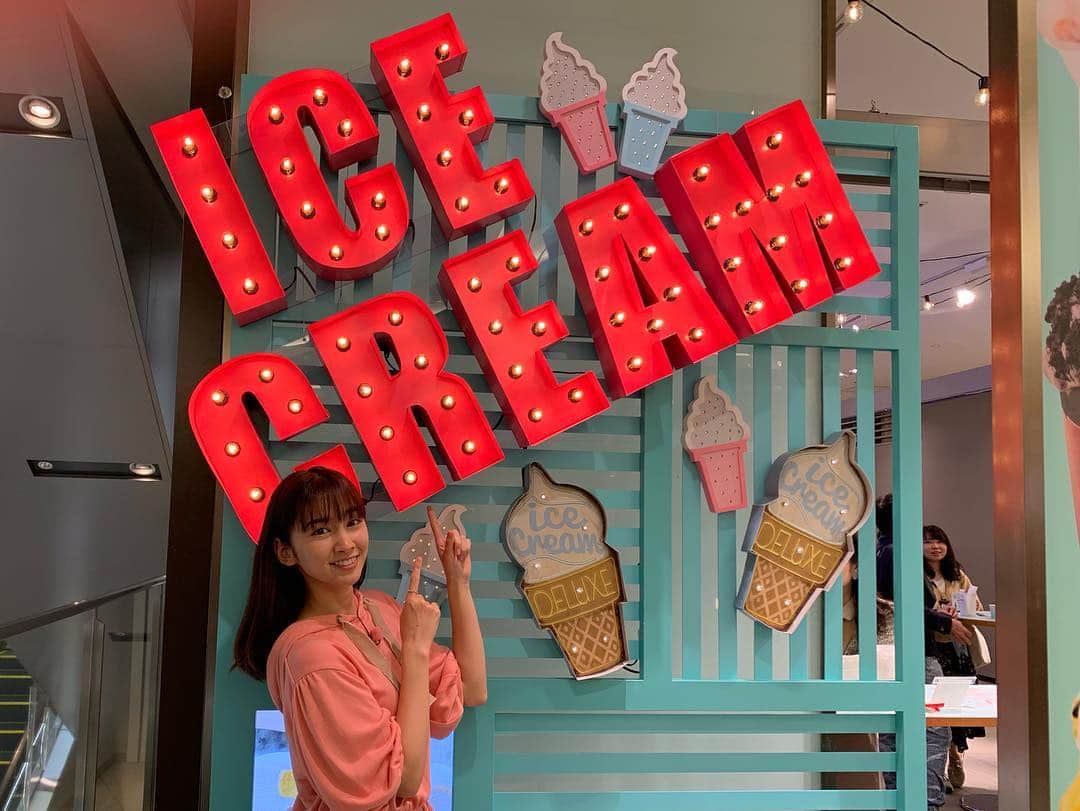 小泉遥さんのインスタグラム写真 - (小泉遥Instagram)「. 昨日はリポバトであいぱくについてリポートしたよ🎤💕 たくさんアイス食べれて幸せだったなあ🍨😋💕」5月5日 12時48分 - koiharu_official