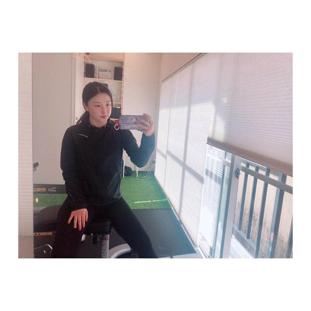 のインスタグラム：「良い天気で良い汗かいた💪 . #ランニング #ランニング女子  #筋トレ #筋トレ女子  #トレーニングウエア #パーソナルトレーニング #ランスタグラム #fitness  #run #running #bondsgym #六本木 #pink #victoriassecret #reebok」