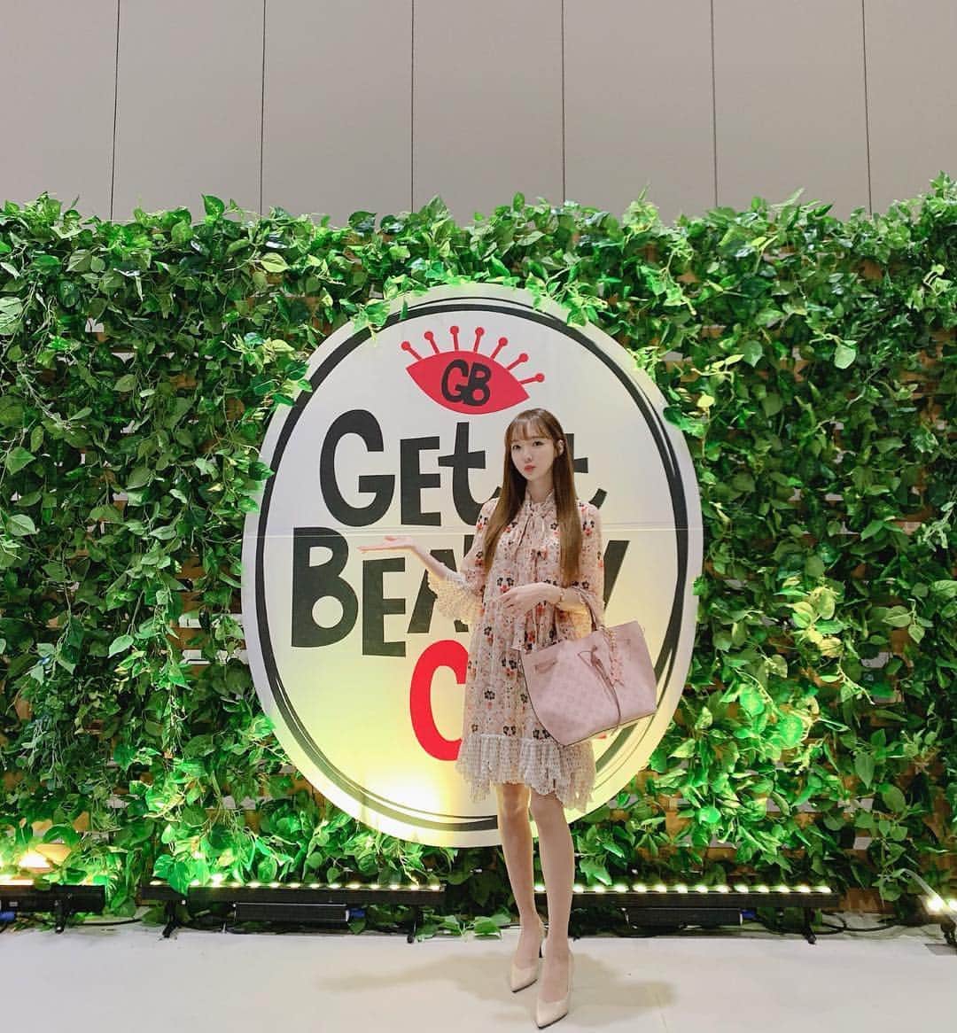 ミンヒ のインスタグラム：「언니들이랑 겟잇뷰티콘 다녀왔어요🙌🏻 . . #getitbeautycon」