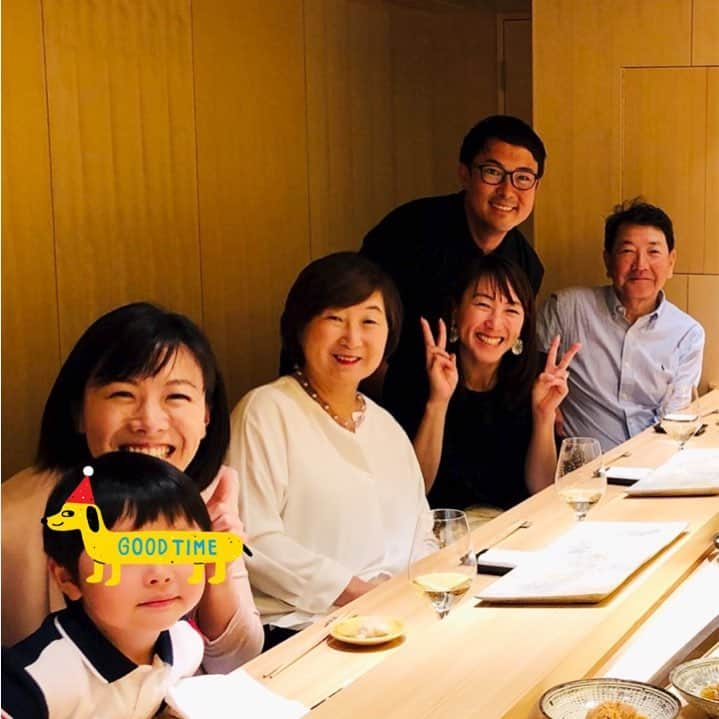 杉山愛さんのインスタグラム写真 - (杉山愛Instagram)「今日は母の古希のお誕生日🎂🎊🎈🎁🎉 こんな70歳に、私もなりたい❤️なれないとは思いますが💦 少しはスローダウンするのかな〜？ 身体だけは大切に、これからも母らしく、元気にライフを楽しんでもらいたいです❤️」5月5日 13時25分 - aisugiyamaofficial