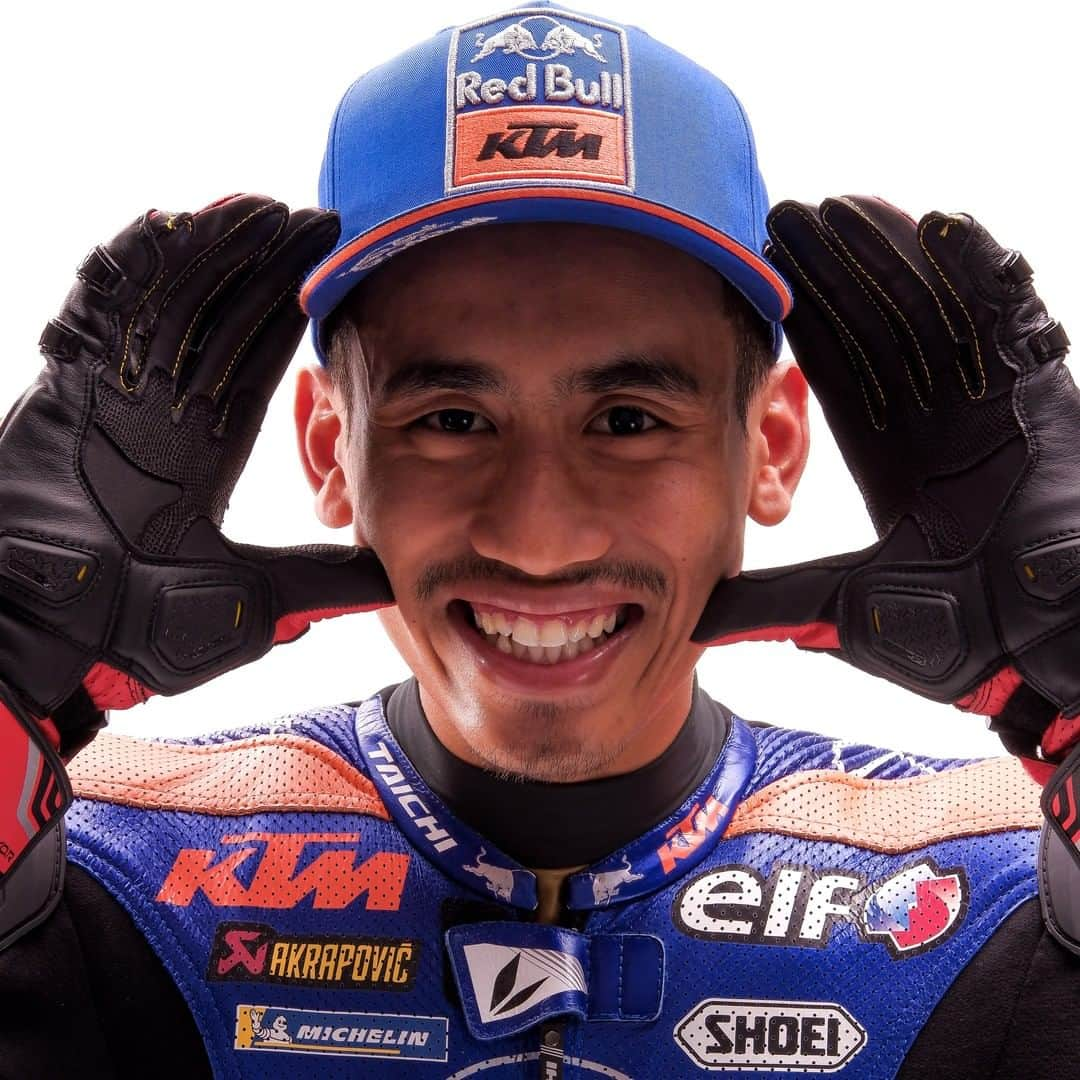 MotoGPさんのインスタグラム写真 - (MotoGPInstagram)「Happy birthday @hafizh_syahrin!! 🎂 // Malaysian rider turns 2⃣5⃣ and we're sure that there's no better way to celebrate it than racing today at the #SpanishGP 🥳 #HS55 #MotoGP #Motorcycle #Racing #Motorsport」5月5日 14時00分 - motogp