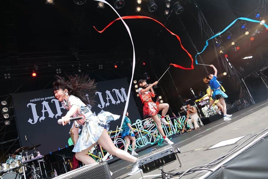 相沢梨紗さんのインスタグラム写真 - (相沢梨紗Instagram)「😉💕 . . . #japanjam2019 #rockfestival #japan #band #dempagumi #chiba #idol」5月5日 13時57分 - risacheeese
