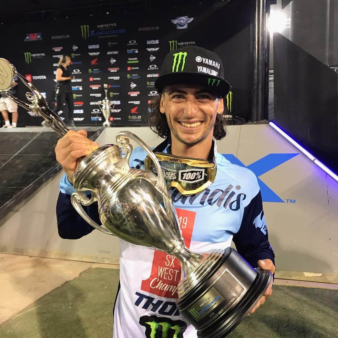 モンスターエナジーさんのインスタグラム写真 - (モンスターエナジーInstagram)「Congratulations to @dylanferrandis on winning the @monsterenergy @supercrosslive 250SX West Coast Championship! 🏆 #MonsterEnergy #SupercrossLIVE」5月5日 14時03分 - monsterenergy