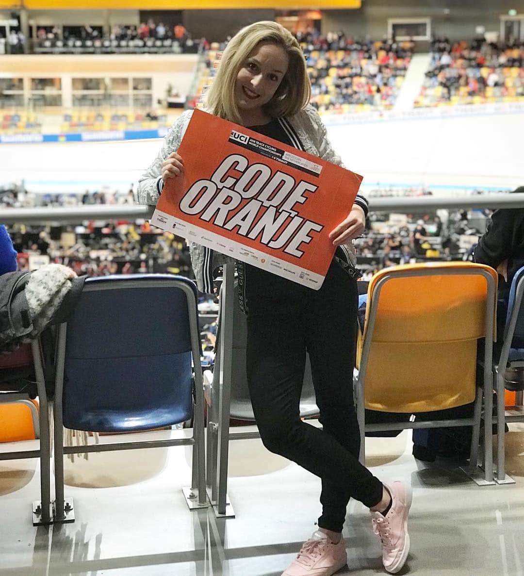 セリーヌ・バン・ガーナーのインスタグラム：「FREEDOM is not free! So thankful for all who fought for our freedom 🇳🇱 #bevrijdingsdag #5mei #thankful #geefvrijheiddoor #yesiampatriotic」