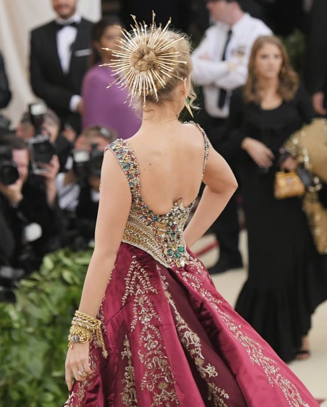 ゴシップガールさんのインスタグラム写真 - (ゴシップガールInstagram)「In honor of tomorrow’s MET gala here’s Blake’s iconic look from 2018 😍」5月5日 19時47分 - gossipgirlfeed