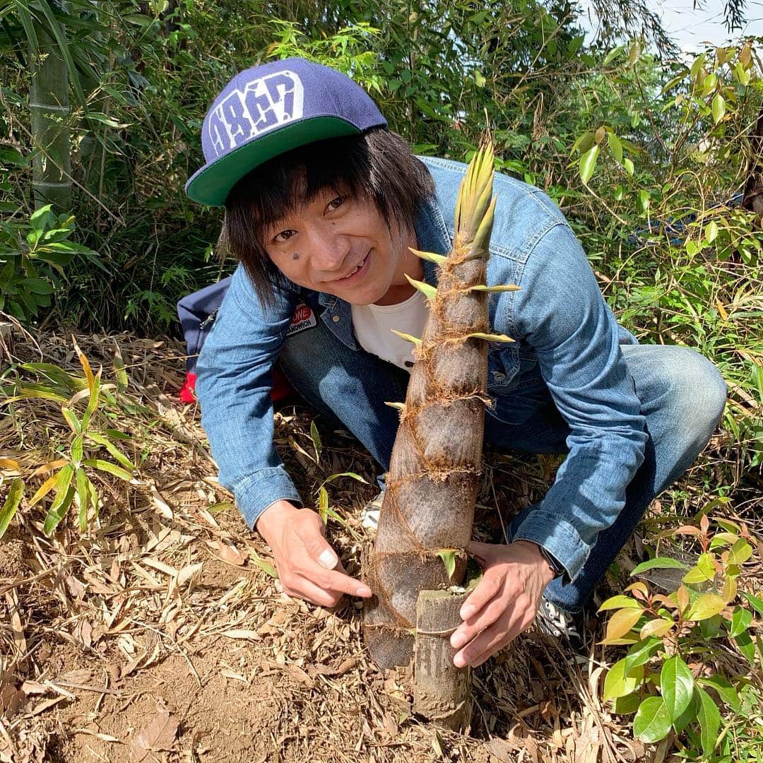 Gたかしさんのインスタグラム写真 - (GたかしInstagram)「竹の中からタケノコが生えてやがるよ！」5月5日 14時19分 - g_takashi.kinkin