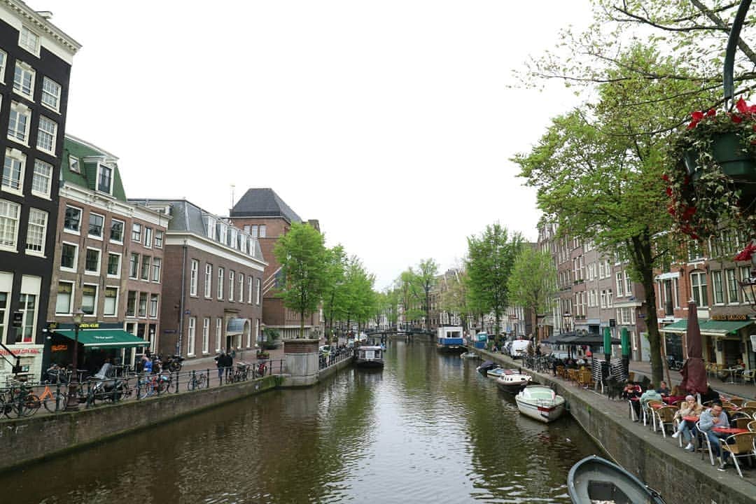 丹野みどりさんのインスタグラム写真 - (丹野みどりInstagram)「アムステルダムはどこを歩いても運河に出会います  #オランダ#アムステルダム#運河#Amsterdam#canal#旅行#travel」5月5日 14時32分 - midorimarron
