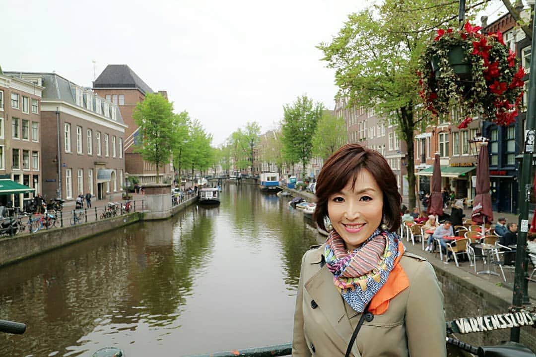 丹野みどりさんのインスタグラム写真 - (丹野みどりInstagram)「アムステルダムはどこを歩いても運河に出会います  #オランダ#アムステルダム#運河#Amsterdam#canal#旅行#travel」5月5日 14時32分 - midorimarron