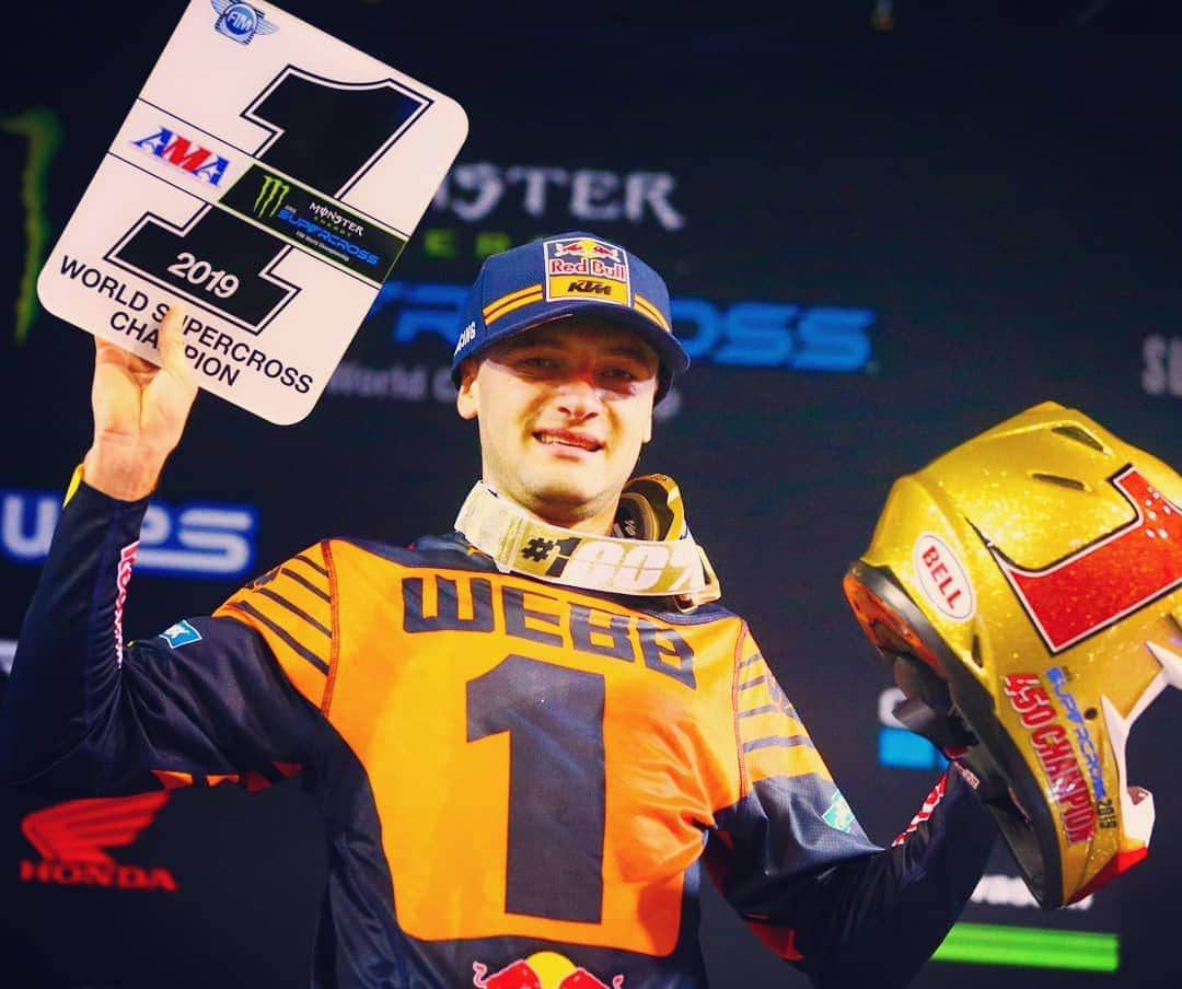 Racer X Onlineさんのインスタグラム写真 - (Racer X OnlineInstagram)「Congratulations to the 2019 @supercrosslive champions! @cooperwebb2 @chasesexton and @dylanferrandis  What a night, and what a season. Now, bring on the outdoors! #DropTheGate  #SupercrossLIVE  #Supercross 📸@kardyphoto」5月5日 14時55分 - racerxonline