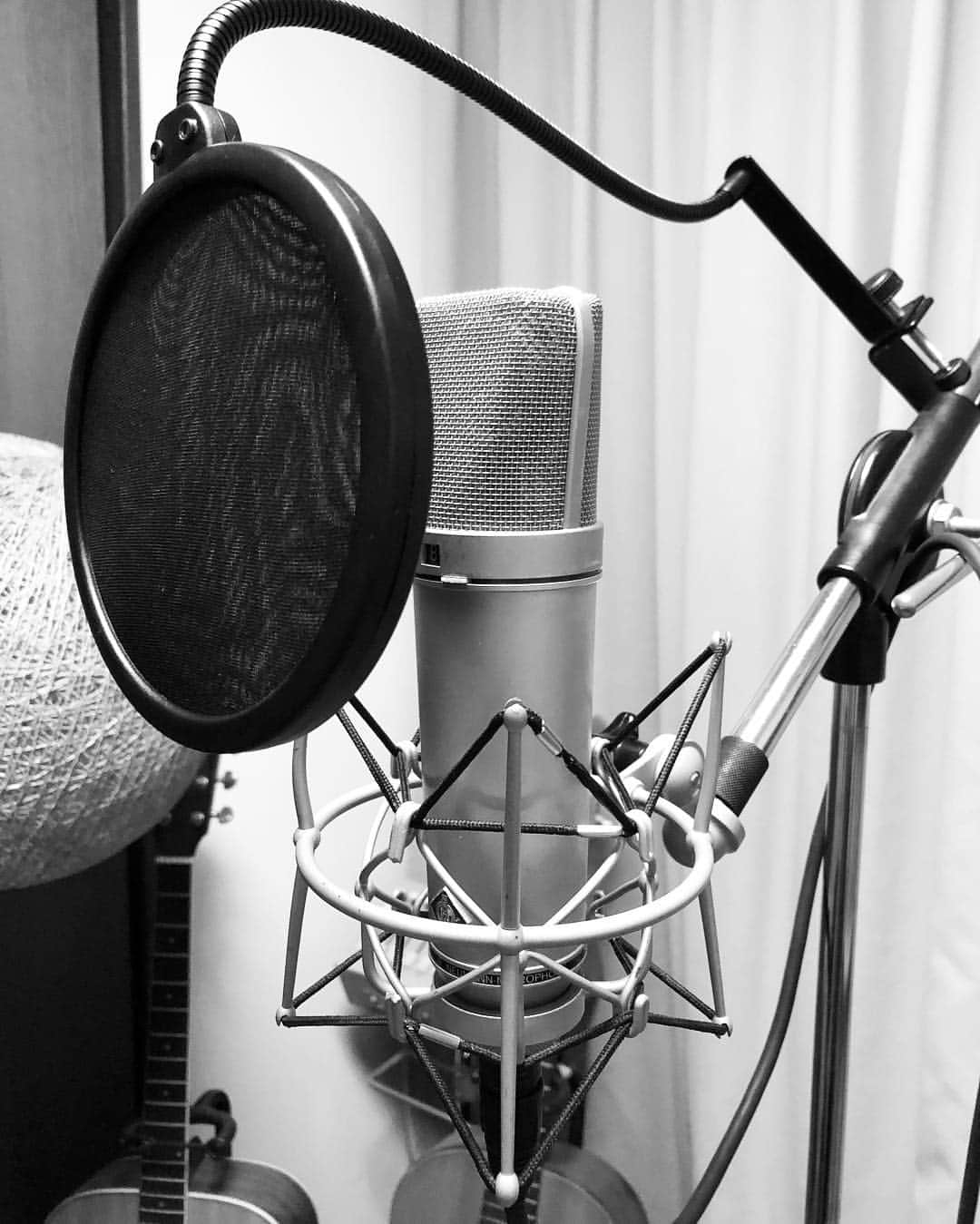 のインスタグラム：「rec🎶  #recording」