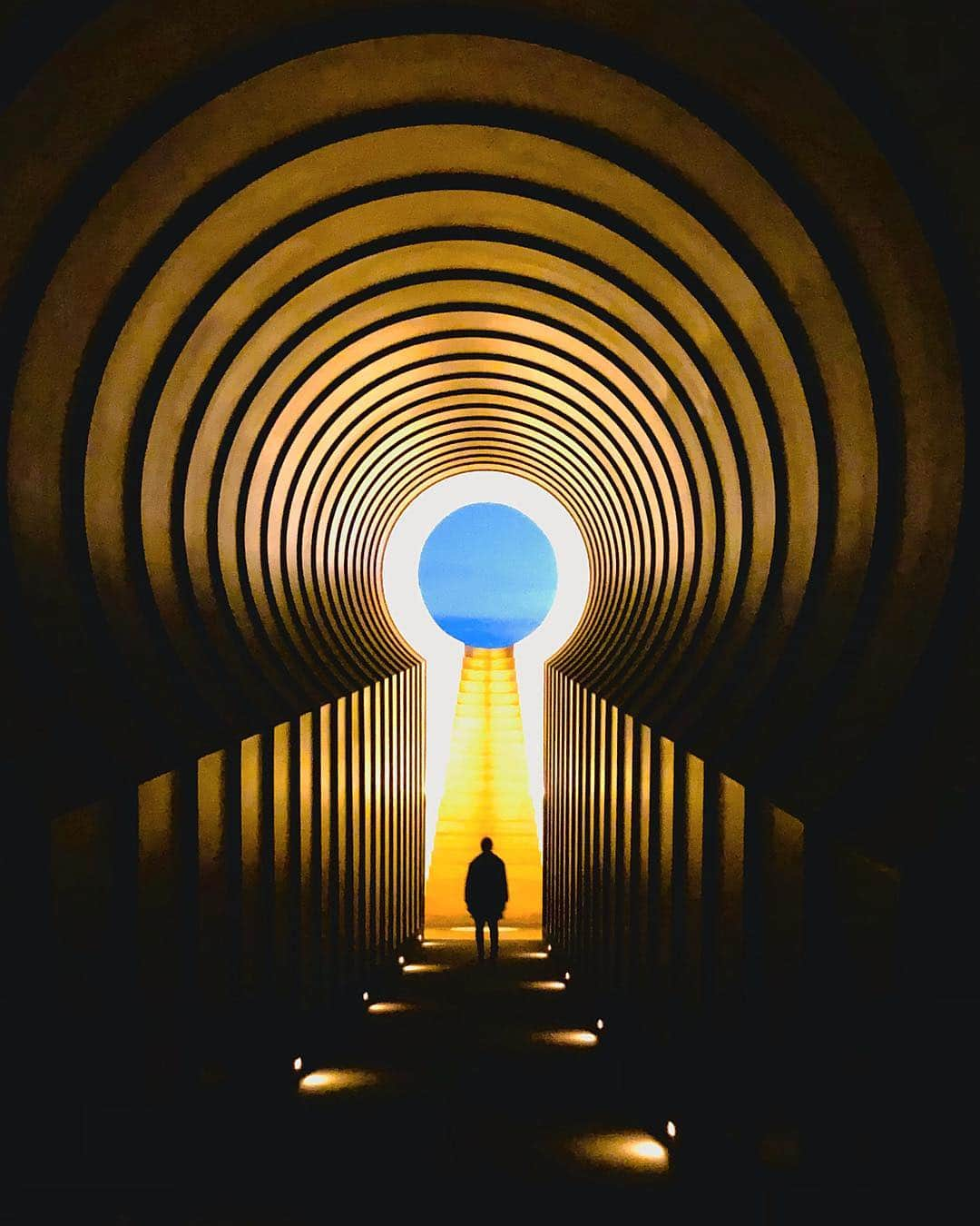 Mike Kriegerさんのインスタグラム写真 - (Mike KriegerInstagram)「Since 1977, artist #JamesTurrell has been working on an incredible project at Roden Crater in Arizona: transforming a volcanic crater into a place to contemplate light, time, and space.  He and his team have excavated tunnels and designed installations placed to perfectly view the movement of the Earth and stars. They're planning on completing it and opening to the public in 2024. @kaitlyn and I got a preview, and it was one of the most incredible places I have ever visited. We felt like we were on another planet, contemplating time on a much longer scale than our hectic daily lives. I can’t wait for what the future holds for the Crater.」5月5日 15時03分 - mikeyk