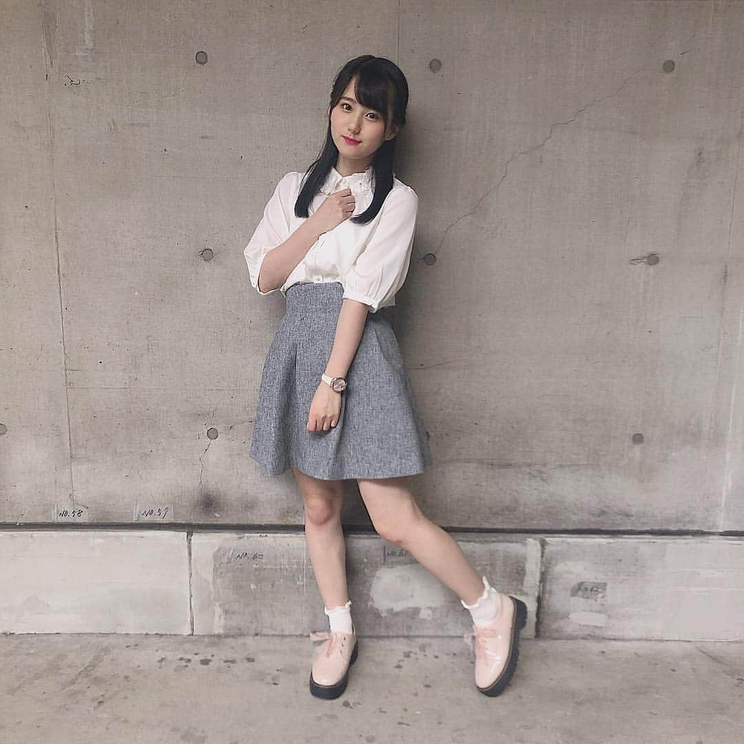 前田彩佳さんのインスタグラム写真 - (前田彩佳Instagram)「今日の私服👗﻿ ﻿﻿﻿﻿ ＊＊＊＊＊＊＊＊＊＊﻿﻿﻿﻿ ﻿﻿﻿ 16えんぴchu！の衣装に似てるコーデです☺️﻿ 襟元のお花がとっても可愛い💓﻿ ﻿﻿﻿ ＊＊＊＊＊＊＊＊＊＊﻿﻿﻿ ﻿﻿﻿﻿ #私服﻿﻿﻿ #tittyandco」5月5日 15時16分 - _ayaka1218