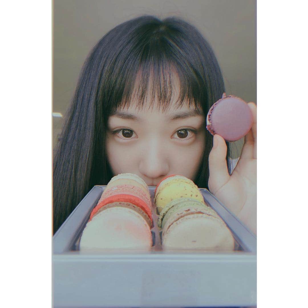 奈緒さんのインスタグラム写真 - (奈緒Instagram)「. 皆さん 憧れた、憧れの、お菓子ってありますか 私マカロン #あとカヌレ」5月5日 15時28分 - sunaosquare