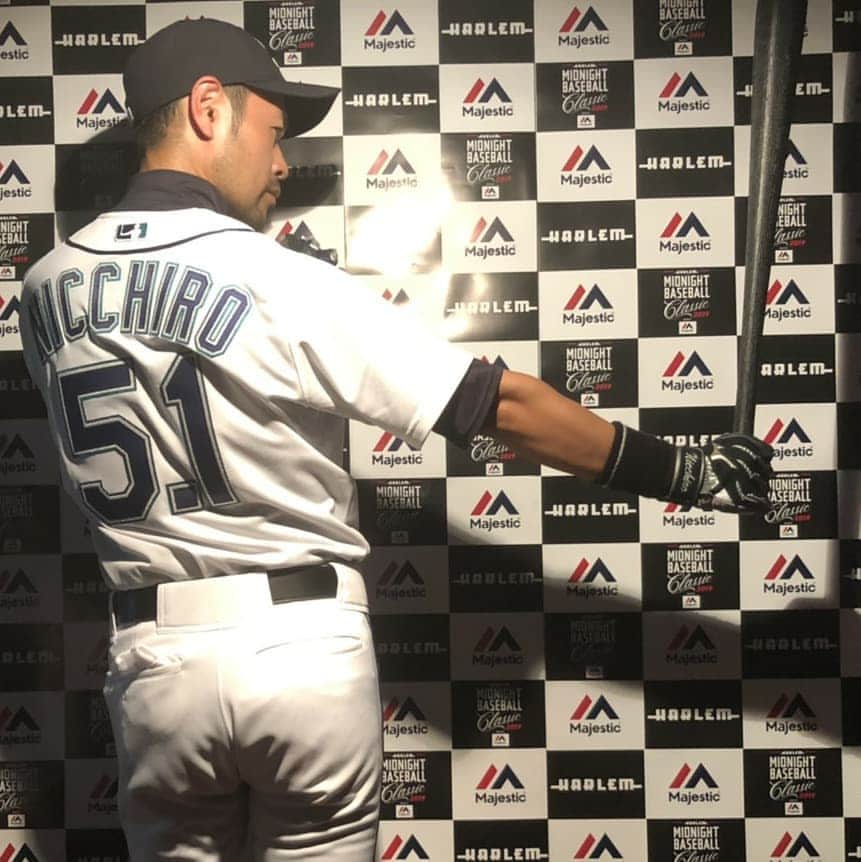 ニッチロー'さんのインスタグラム写真 - (ニッチロー'Instagram)「HARLEMの最高潮の盛り上がりの中ネタでした⚾  その後の写真撮影も止めどなく出てくるテキーラのショットも全て打ち返しましたよ💪  #harlem  #shibuya  #majestic  #baseball #mlb #ハーレム #渋谷 #マジェスティック  #ベースボール #野球 #ニッチロー’ #テキーラショット #出された物は飲むタイプ #オオタニサン」5月5日 15時32分 - nicchiro5.1