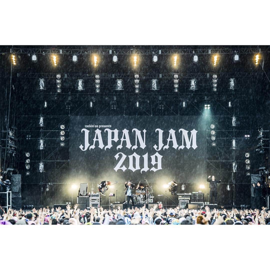 侑威地さんのインスタグラム写真 - (侑威地Instagram)「JAPAN JAM 2019@千葉市蘇我スポーツ公園  photo by @ninjajon  #japanjam2019 #rottengraffty」5月5日 15時52分 - yuichi_rotten