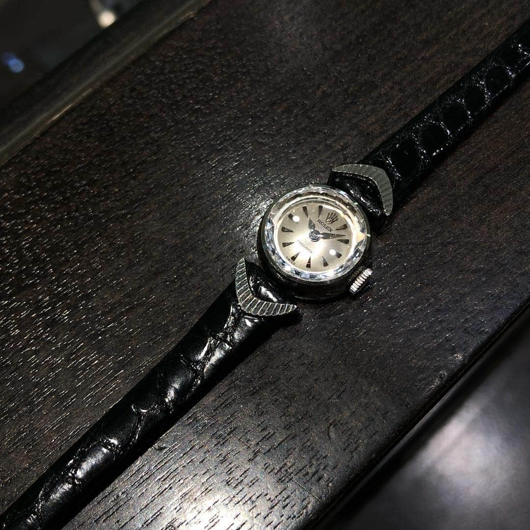 HIROBさんのインスタグラム写真 - (HIROBInstagram)「【横浜ルミネ】﻿ ﻿ Antique ROLEX PRECISION﻿ NO.1800390-110330﻿ 14kwg ¥270,000+tax﻿  カットガラスとラグのデザインが素敵な時計をご用意いたしました。 ﻿ #Antique﻿ #アンティーク﻿ #vintage﻿ #ヴィンテージ ﻿ #fashionista﻿ #instagood﻿ #accessories﻿ #アクセサリー﻿ #fashion﻿ #時計﻿ #自分へのご褒美﻿ #横浜﻿ #ルミネ﻿ #hirob﻿ #ルミネ横浜 ﻿ #ロレックス﻿ #rolex﻿ #watch﻿ #ベイクルーズ ﻿ #baycrews﻿ #自分だけ﻿ #特別﻿ #1点もの」5月5日 16時00分 - hirob.jp