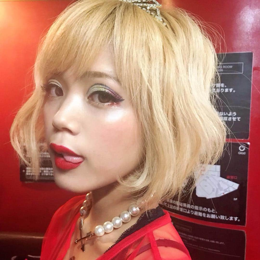 えのきどひろのさんのインスタグラム写真 - (えのきどひろのInstagram)「昨日のHANAEライブヘアメイク💄 #hair#makeup#beauty#fashion#hanae#ハナエ」5月5日 16時06分 - hirono.nyan.xoxo