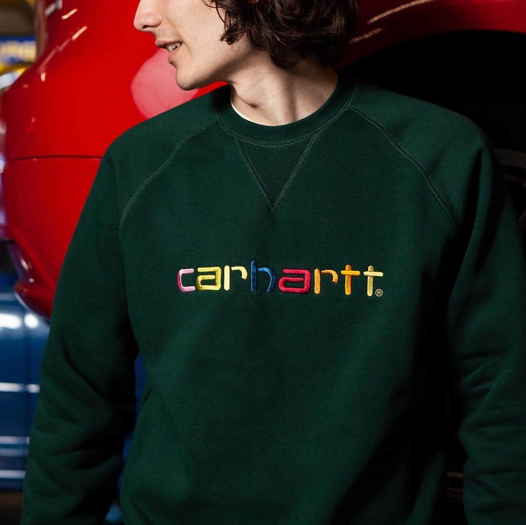 HYPEBEASTさんのインスタグラム写真 - (HYPEBEASTInstagram)「@hypebeaststyle: @oipolloi_of_cottonopolis and @carharttwip have come together once again for a summer-ready capsule collection of technicolor-branded sweatshirts. Swipe to check out the limited-edition pieces, which are available now at Oi Polloi’s outposts and website. Photo: Oi Polloi」5月5日 16時21分 - hypebeast