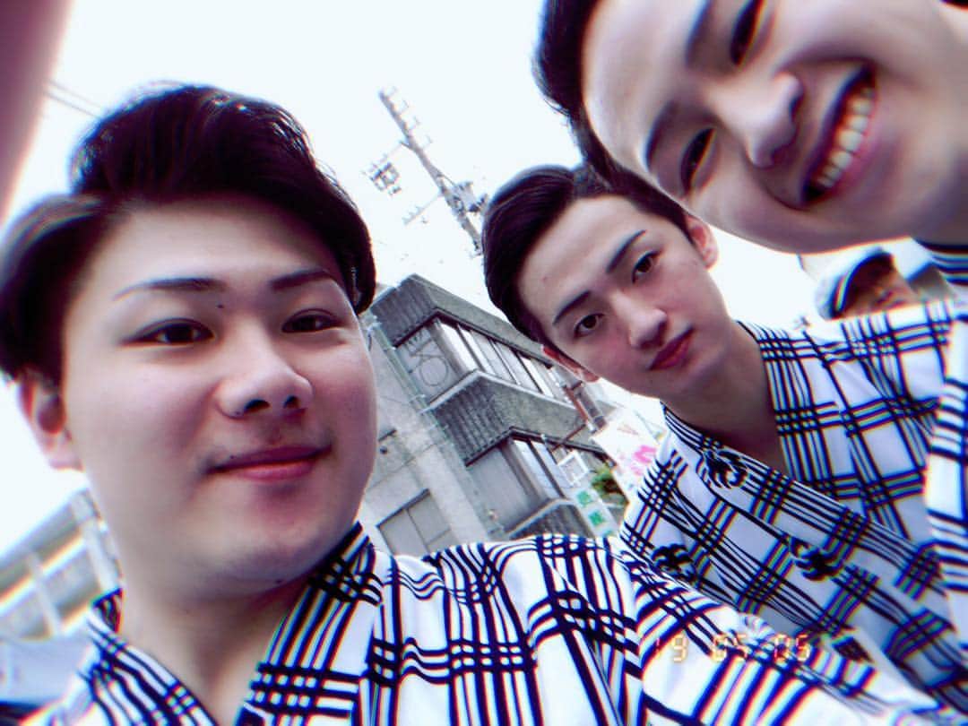 市川 翔乃亮のインスタグラム：「中津川での歌舞伎レクチャー無事に終演致しました😄 六斎市にもお邪魔しました🍡 久しぶりに三人で撮ったなぁ~  ご来場頂きまして、ありがとうございました‼️ #歌舞伎 #中津川 #ルビットタウン中津川 #六斎市」