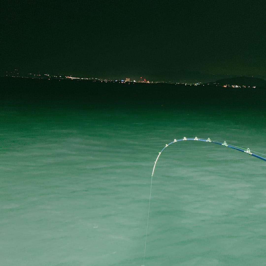 ぱちおまるさんのインスタグラム写真 - (ぱちおまるInstagram)「昨日の夜釣り🎣 イカは釣れぬまま左半身筋肉痛だけが残った！笑 🦑リベンジ！ でかめの黒ムツを2-3匹釣ったある🥳今晩はアクアパッツァにでもしようかな🐟  釣りたのしい🥰 夜釣りだから帰りは朝3時過ぎ😂 いつも釣れてってくれる釣り部長に感謝🥰  #さばいていくっ  #釣り」5月5日 16時30分 - pachiomaru