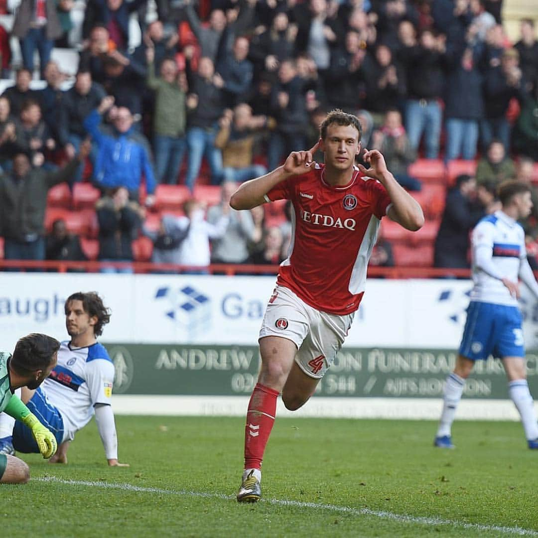 クリスティアン・ビエリクのインスタグラム：「Three more steps. Lets do this together 🤟🏻❤️ #cafc」