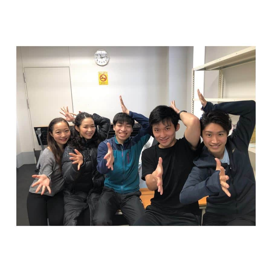 今井遥さんのインスタグラム写真 - (今井遥Instagram)「サンクスツアー岩手公演ありがとうございました！！﻿ ﻿ ﻿ 初めてのわんこ蕎麦‼︎ 誠也くんの111杯がツアーメンバー最高記録でした👀✨﻿ ﻿ ﻿ 氷上の写真は私のソロ「So Deep Is The Night」のラストポーズなのですが、一人だけ違う人が…🤣﻿ ﻿ ﻿ 次は青森公演です⛸﻿ ﻿ ﻿ #浅田真央サンクスツアー #maotour #岩手 #佐藤洸彬 くんのホームリンク #わんこそば #冷麺」5月5日 17時00分 - haruka_imai_831