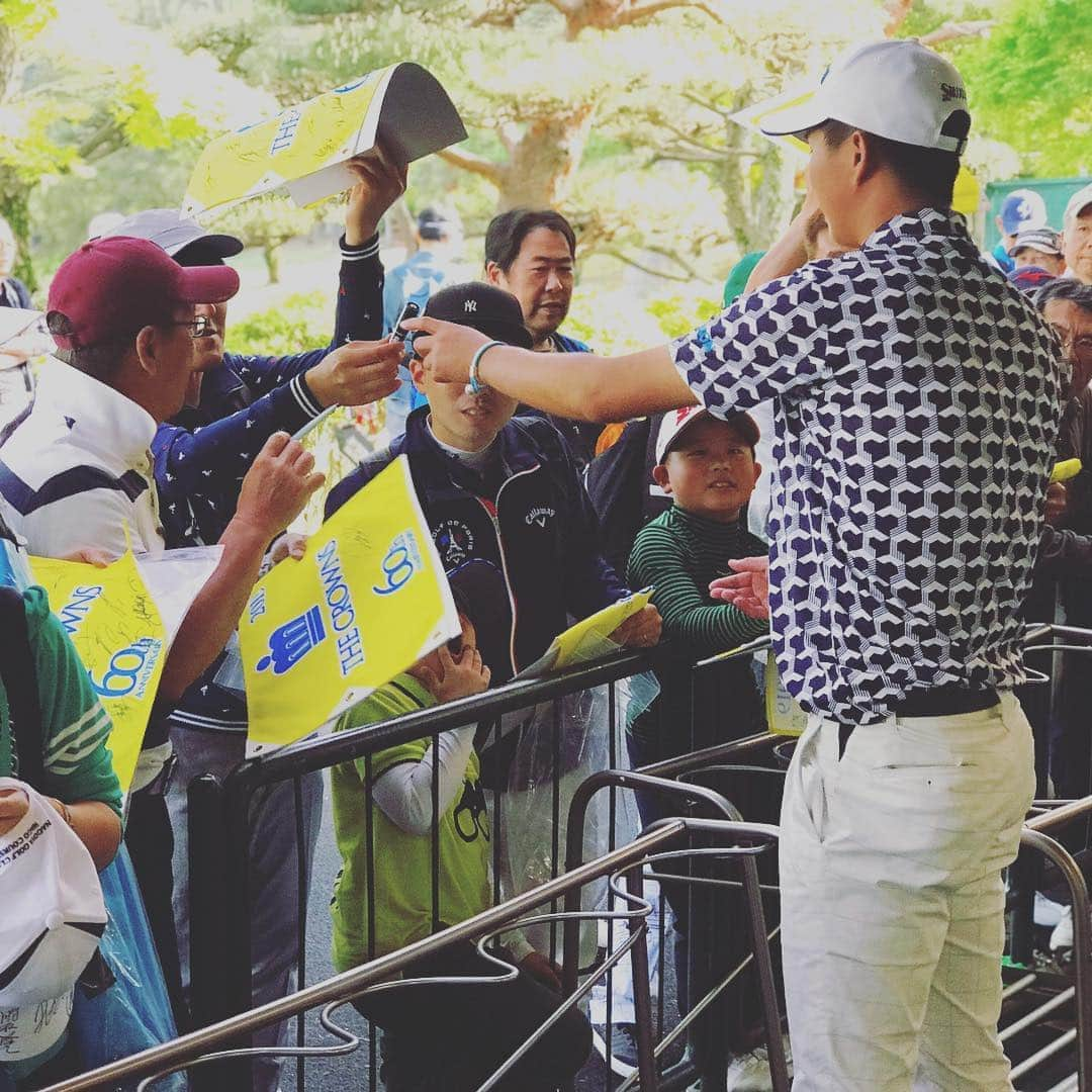 星野陸也さんのインスタグラム写真 - (星野陸也Instagram)「令和最初の試合 中日クラウンズなんとかトップ5で終わりました⛳️ グリーン半端ない固かった〜笑  これから東京へ移動〜🚘 渋滞やばいね笑 応援ありがとうございました！ また来週も頑張ります‼️ #中日クラウンズ#令和#星野陸也#今野大喜」5月5日 17時21分 - hoshinorikuya