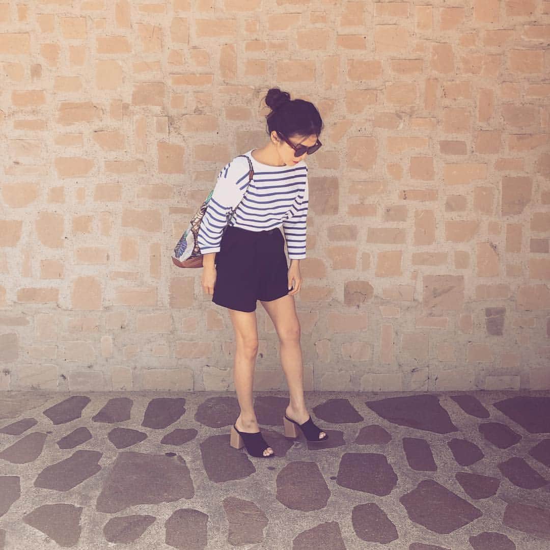 辻直子さんのインスタグラム写真 - (辻直子Instagram)「#sunnyday#sunnysunday #sandals#suede#palomabarceló #愛しの太陽#太陽がきもちよし🌞👌🏻」5月5日 17時14分 - naoko.ts