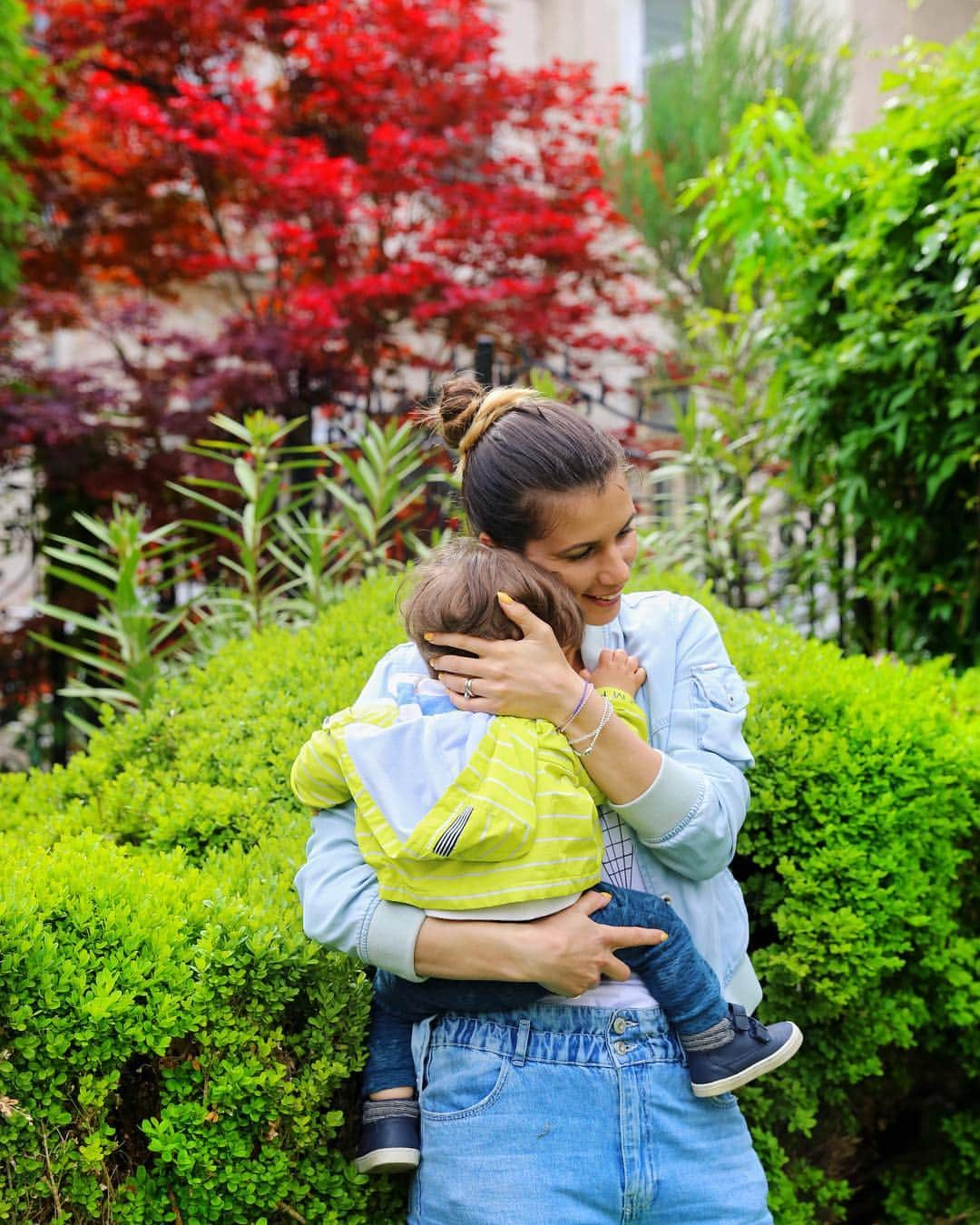 ツベタナ・ピロンコバさんのインスタグラム写真 - (ツベタナ・ピロンコバInstagram)「Sunday in May 💚💚💚 #love #family #home」5月5日 17時17分 - tpironkova