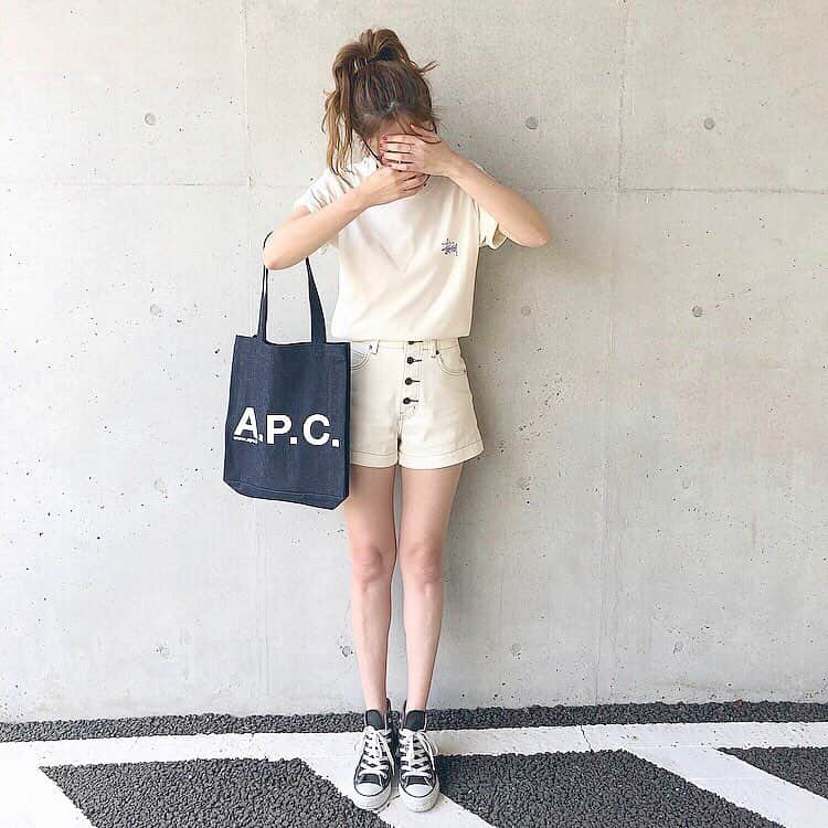 Maiさんのインスタグラム写真 - (MaiInstagram)「#ootd #stussy #moussy #マウジー #converse #コンバース #apc コーディネートの詳細はブログに書いてます🌼」5月5日 17時24分 - maimaimai1016