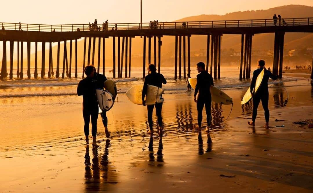 KLMオランダ航空さんのインスタグラム写真 - (KLMオランダ航空Instagram)「California weekends are the best! #KLM #RoyalDutchAirlines #FlyKLM⁣ .⁣ .⁣ . ⁣ #LosAngeles #California #Surfing #Sunset #Travel ⁣ ⁣」5月5日 18時05分 - klm