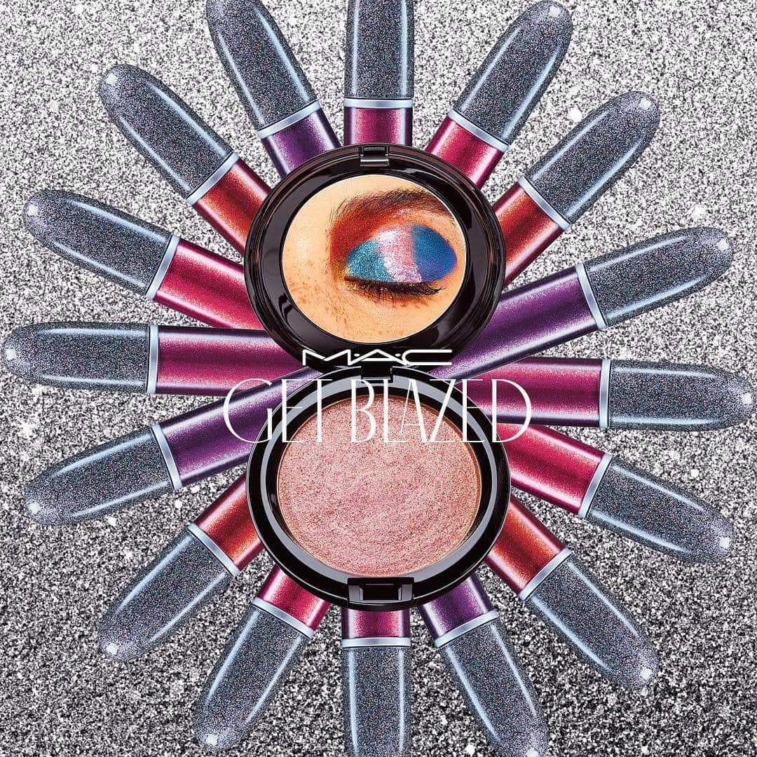 M∙A∙C Cosmetics Japanのインスタグラム：「⠀ M·A·C ゲット ブレーズドで、メイクにグリッターの輝きを。 ⠀ 眩い光を放つリップ、熱い光を反射するアイに酔いしれそう。 2つの異なる世界観からなるコレクションで、輝きを纏ったトレンドメイクを楽しんで。 ⠀ #MACGetBlazed #MACゲットブレーズド ⠀ *公式オンラインショップ 5/7発売 *全国 5/10発売 ⠀ ⠀ ⠀ ⠀ ⠀ ⠀ #MACCosmeticsJapan #MACコスメ #MACCosmetics  #MAC #コスメ #メイク  #リップ #リキッドリップ #リップメイク #MACリップ #MACアイメイク #MACアイシャドウ #アイシャドウ #つや #ツヤ肌 #艶肌 #ハイライター #グリッター #キラキラ #ラメ #限定」
